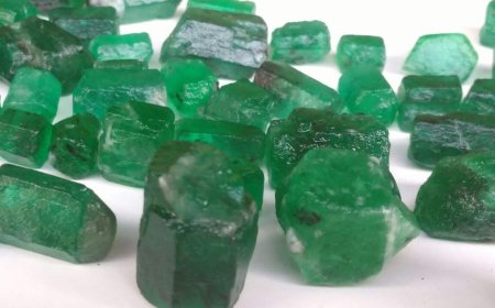 Como Lavar Esmeraldas Brutas e Retirar Resíduos de Xisto ou outros Minerais?